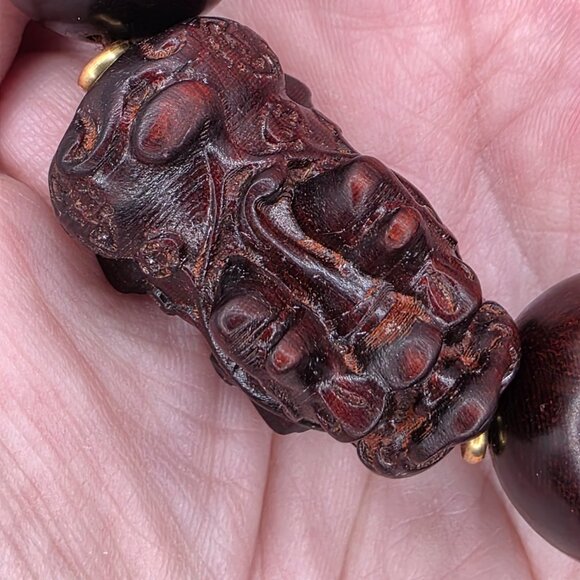 Red Sandalwood 20.5mm Bracelet with Hand-Carved Pixiu Wealth Charm NWT - Picture 2 of 4